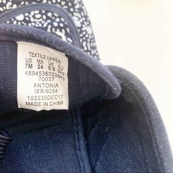 Basic Addition Black and Blue Tennis Shoes Size 8 - Picture 10 of 10